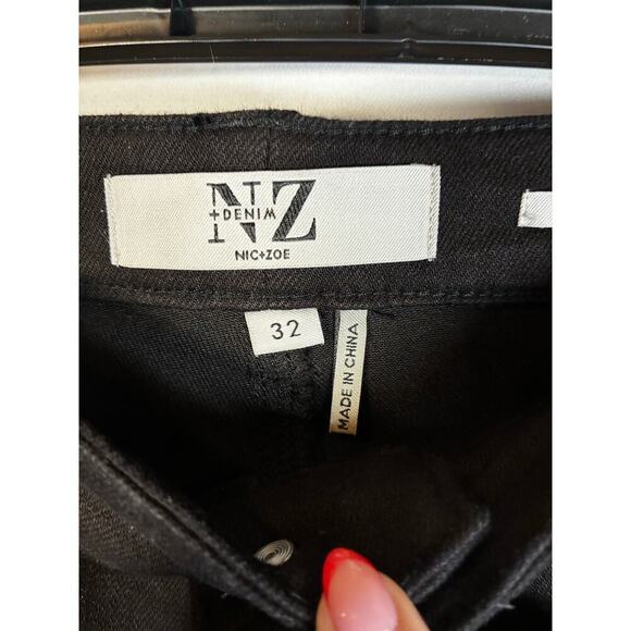 Nic+Zoe NEW Premium Black Denim Mid Rise Straight Jeans 32 x 28 Neutral Frayed - Picture 8 of 12